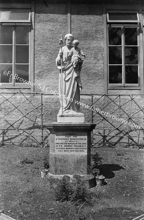 STATUE OF ST JOSEPH OUTSIDE AMBULACRUM